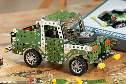 конструктори машини