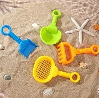 Які пляжні іграшки краще взяти дитині на річку чи озеро?