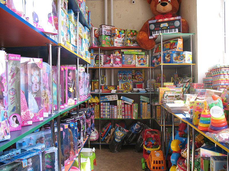 Магазин Лоло дитячі іграшки в асортименті. Фото