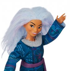 Кукла Сису, Принцессы Дисней: Рая и последний дракон, Disney