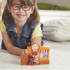 Игровой набор Город из блоков с фигуркой Человека-паука, Hasbro