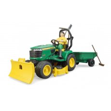 Набор игрушечный Садовый трактор John Deere с прицепом и фигуркой садовода, Bruder