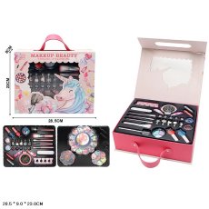 Набор косметики с аксессуарами