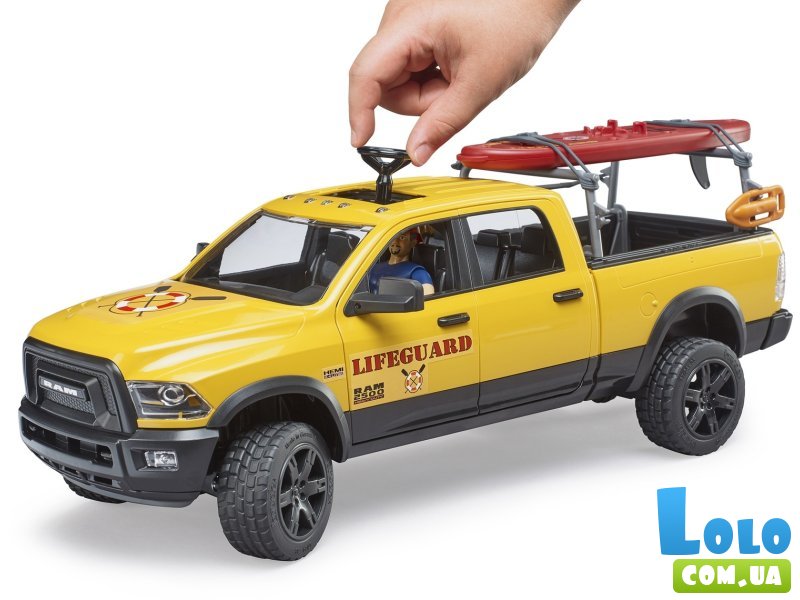 Машина спасательна RAM 2500 с фигуркой спасателя, Bruder