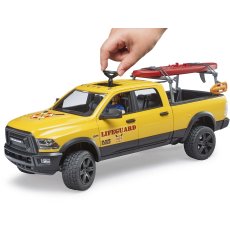 Машина спасательна RAM 2500 с фигуркой спасателя, Bruder