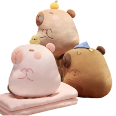 Мягкая игрушка Капибара с пледом и муфтой