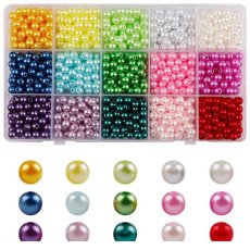 Набор бисера в коробке