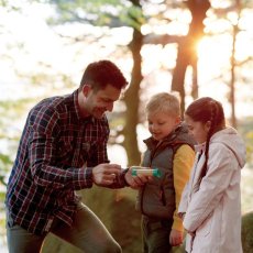 Механический фонарик с чехлом Nature Fun, Hape