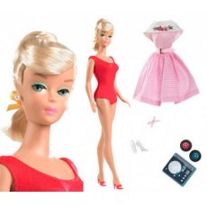 Коллекционная модель <b>кукла Барби «Винтажная» серия  «Капсула времени» Mattel<b>  будто пришла к нам из прошлого. Куколка облачена в ярко-красный купальник, а после пляжа она сможет надеть красивое розовое платье в  винтажном стиле и дополнить образ модными туфельками белого цвета.