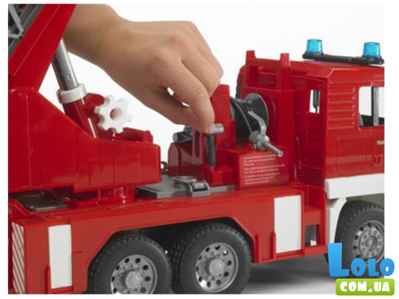 Игрушка Bruder «Пожарный грузовик с лестницей» М1:16