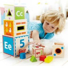 Детская пирамидка "Кубики" HAPE