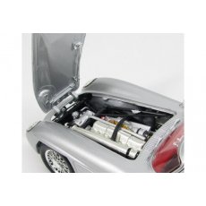 Автомодель (1:18) 1955 Mercedes Benz 300 SLR "Uhlenhaut Coupe" серебристый