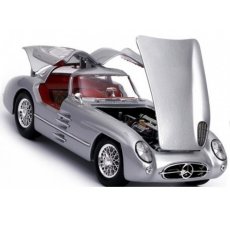 Автомодель (1:18) 1955 Mercedes Benz 300 SLR "Uhlenhaut Coupe" серебристый