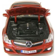 Автомодель (1:18) Mercedes-Benz SL550 красный