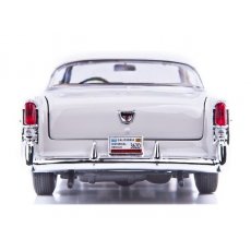 Автомодель (1:18) 1956 Chrysler 300B белый