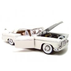Автомодель (1:18) 1956 Chrysler 300B белый