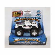Игрушечная машинка Monster Muscle: Big Foot NEW BRIGHT. Масштаб 1:43