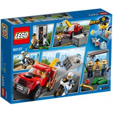 Конструктор Lego "Побег на буксировщике", серия "City" (60137), 144 эл.